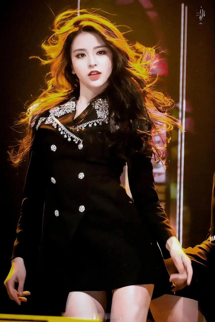 记忆里的金子涵是这样的真的很美很耀眼