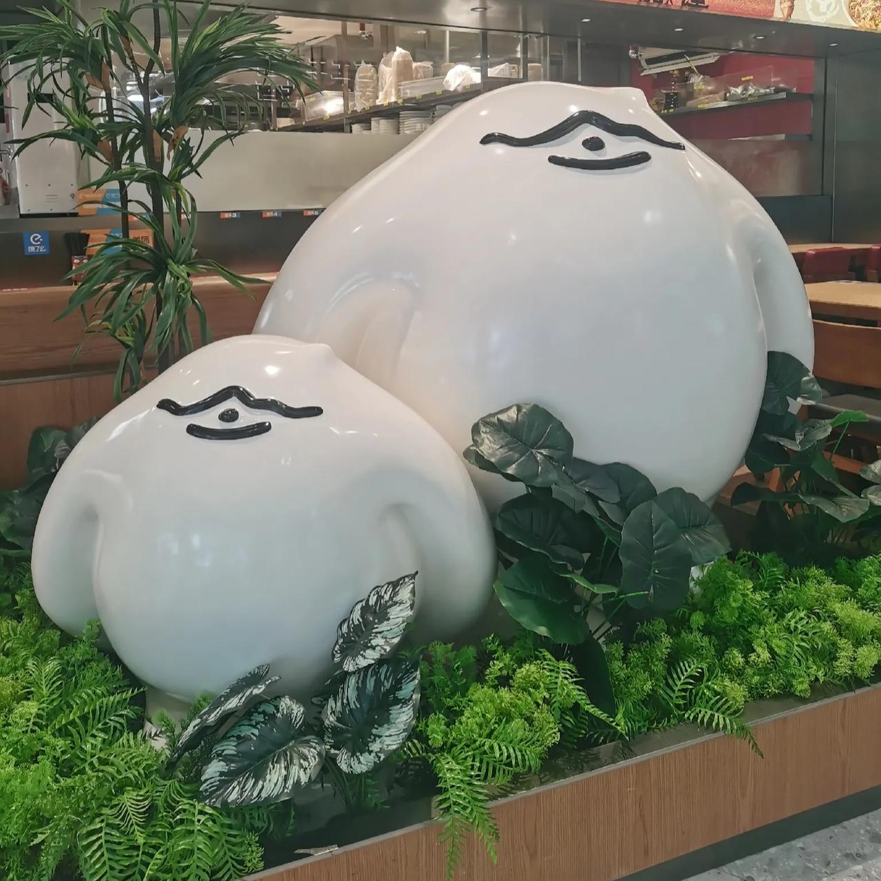 今天想吃好点，中午就点了个比较贵的麻辣烫，还特意点多几样菜，想犒劳一下自己。结果