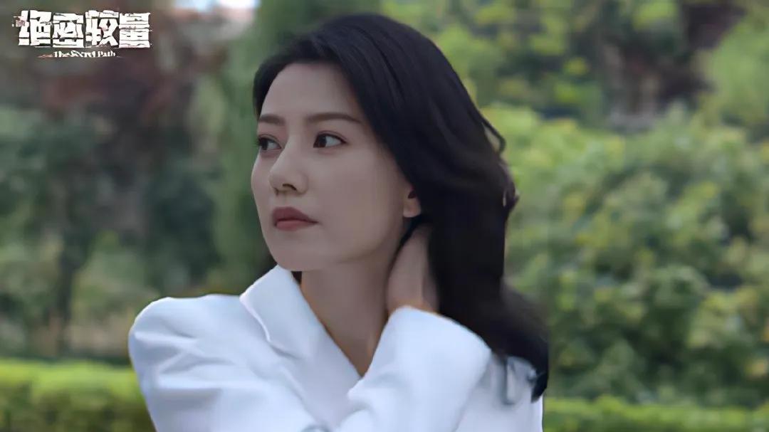 假哭就别演了!看《绝密较量》高圆圆脱妆,让多少演员脸红