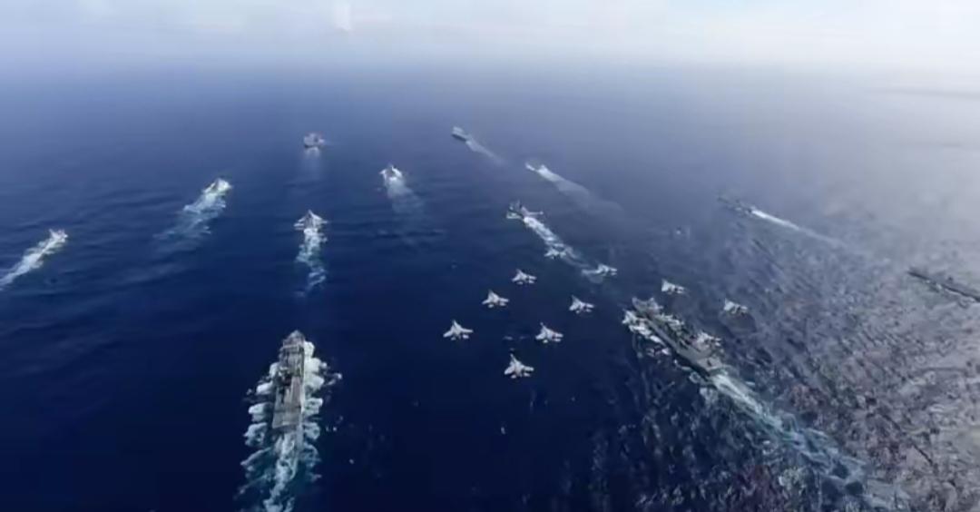 法国媒体最近盯着福建舰的入列不放，毕竟跟着这艘电磁弹射航母一同亮相的舰艇阵容实在