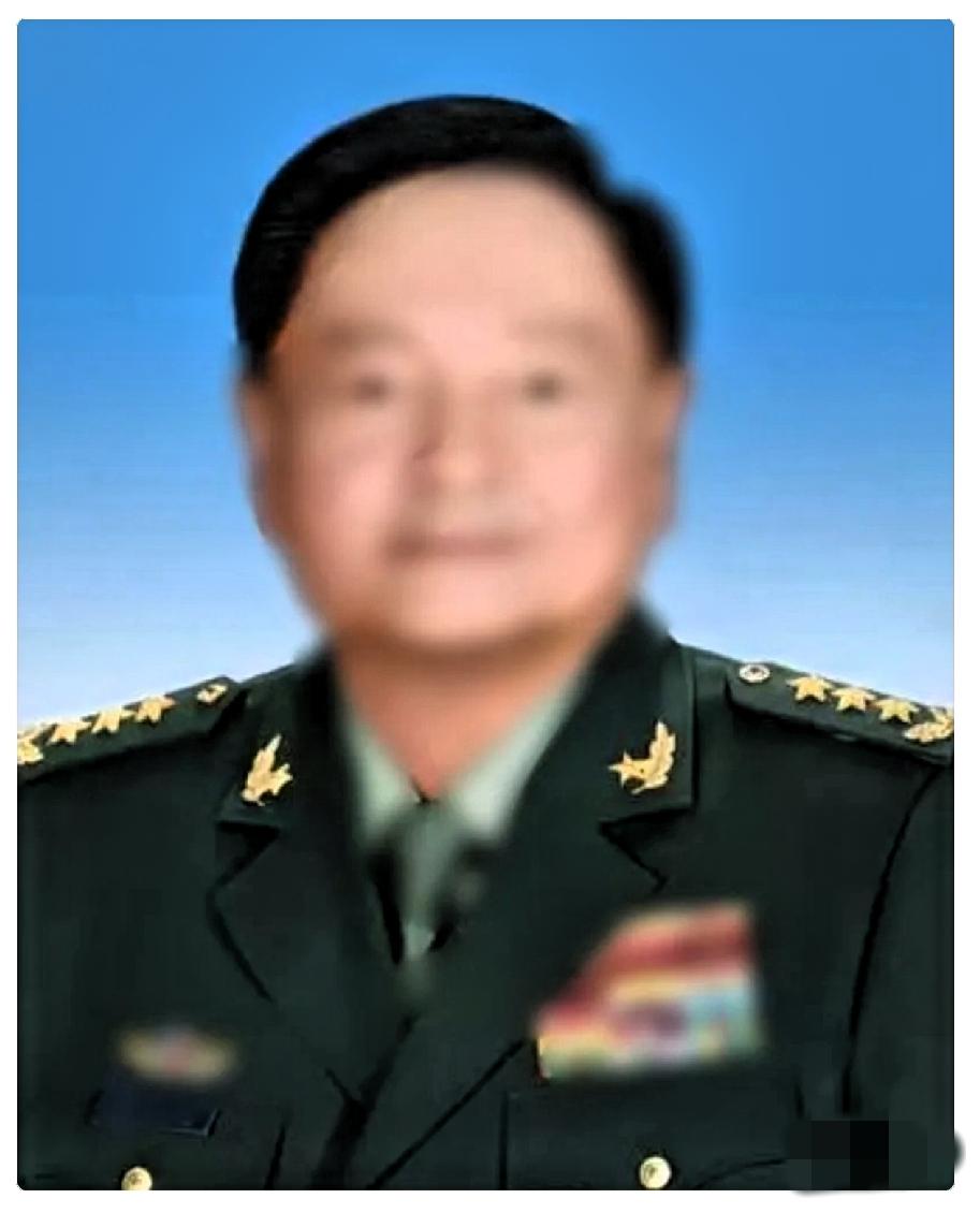 半夜的睡不着，刷手机看到军队反腐消息，直接来了精神气。军队反腐，关乎人民