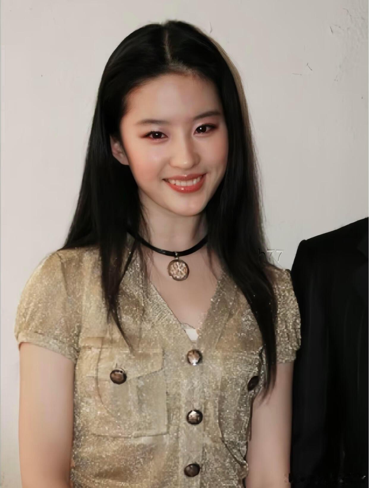 刘亦菲18岁就成为了一线大明星