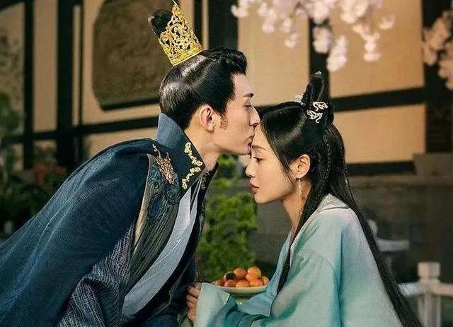 1147年，陆游休了妻子唐婉，不久之后，他就娶了一妻一妾。唐婉也改嫁给皇室后裔赵