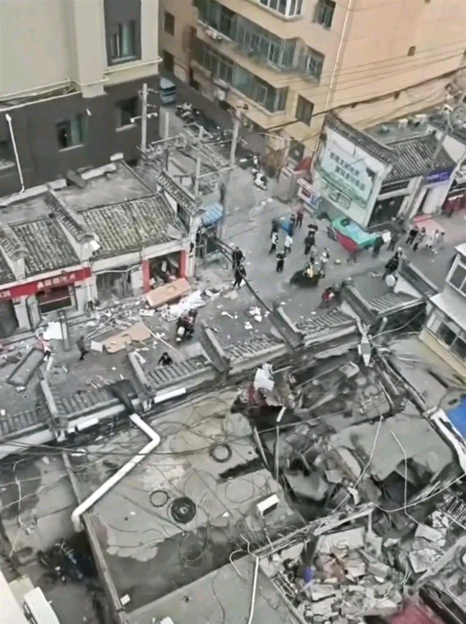 10月11日9时25分许，甘肃兰州安宁区孔家崖街道阳明巷北口内一家店铺闪爆，这一