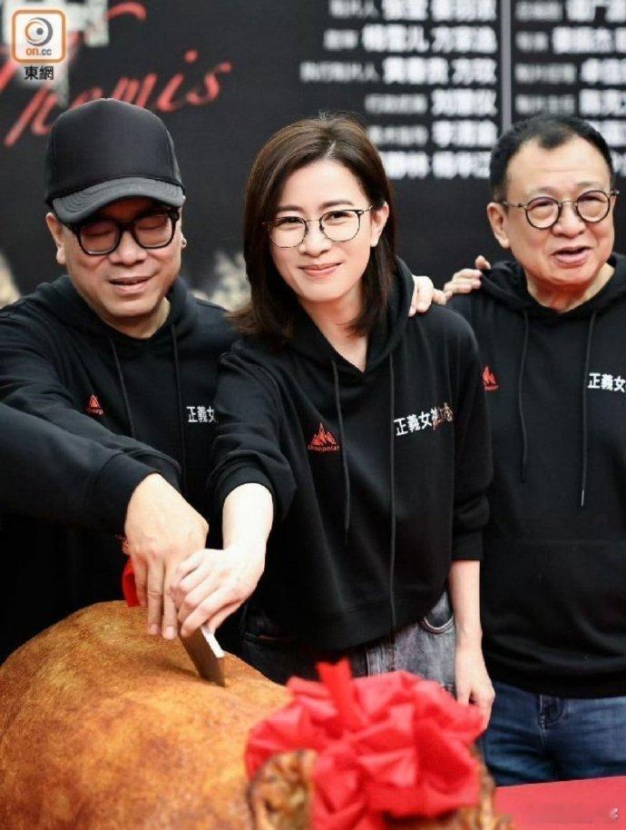 许绍雄遗作许绍雄待播剧76岁老戏骨的银幕绝响，是与“契女”佘诗曼再度携手的《正