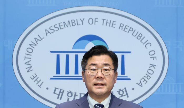 韩国暴雨太大了，选举先停停吧天呐！暴雨像疯了一样下个不停