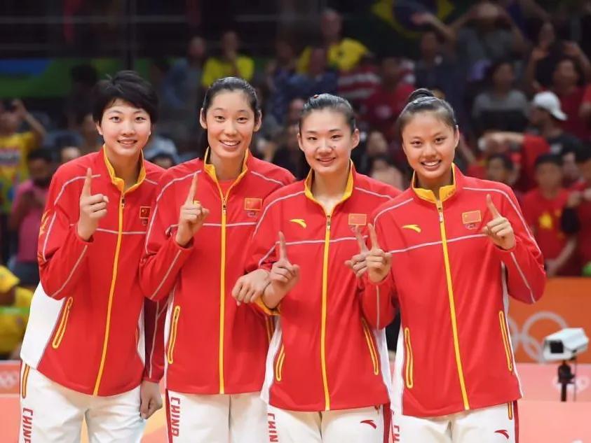 这四位女排姑娘里，属杨方旭，最漂亮耐看最美女排运动员