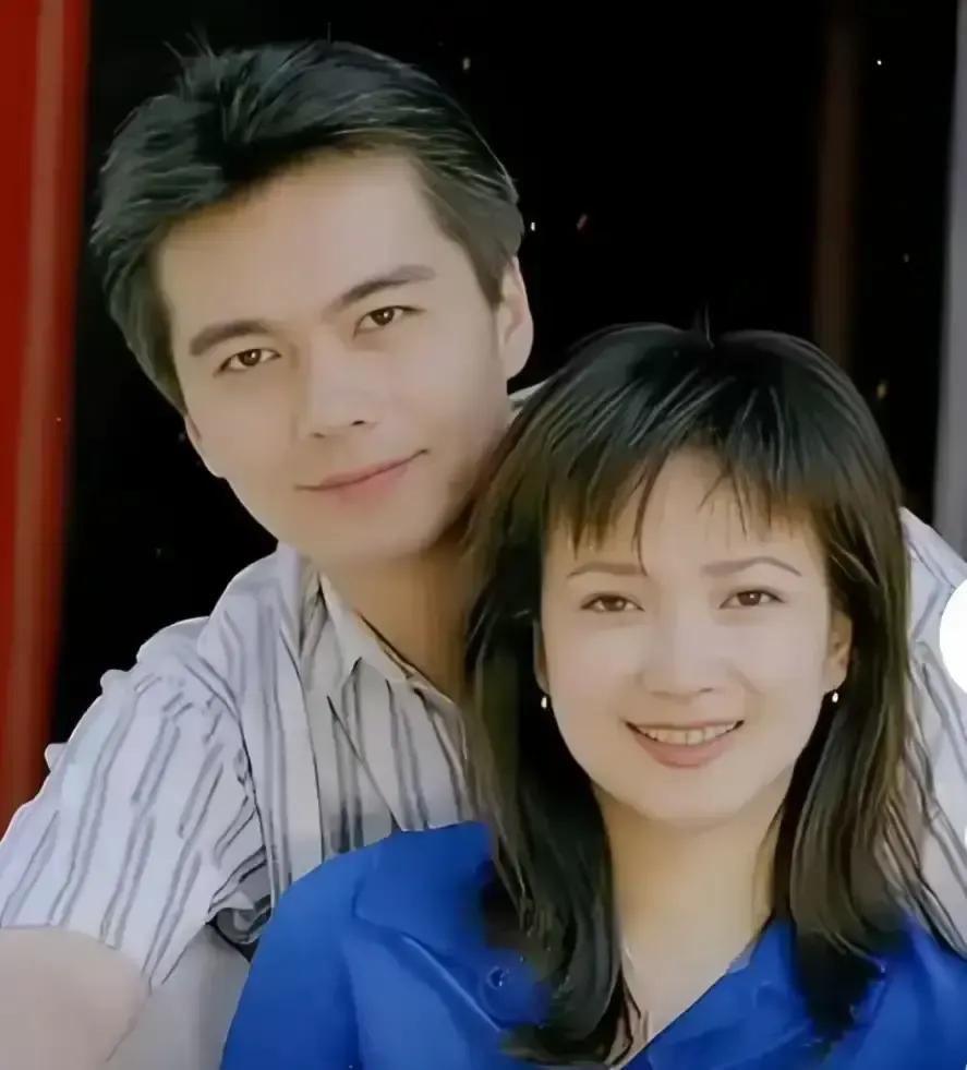 这辈子，真正爱过的男人只有两个。第一个是刘威。1989年拍《女子别动队》，他