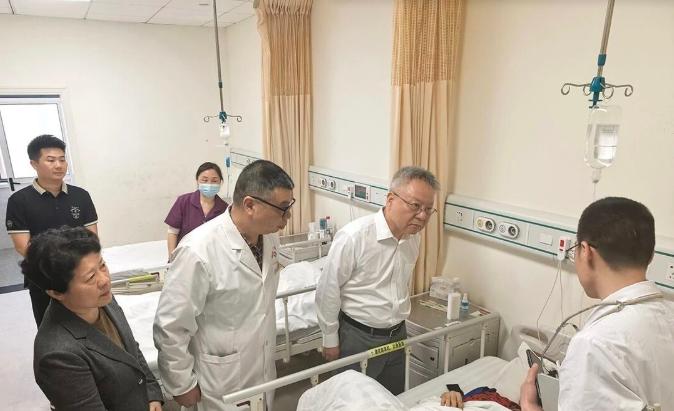 5月5日，湖南省委书记沈晓明第一时间赶往浏阳事故救援处置现场，亲自走到一线