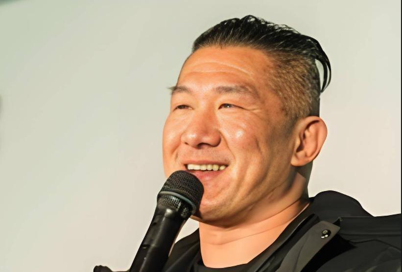 馆长草原开挂了！馆长这回去内蒙，确实太惊艳了。短时间内学会套马、骑马，不