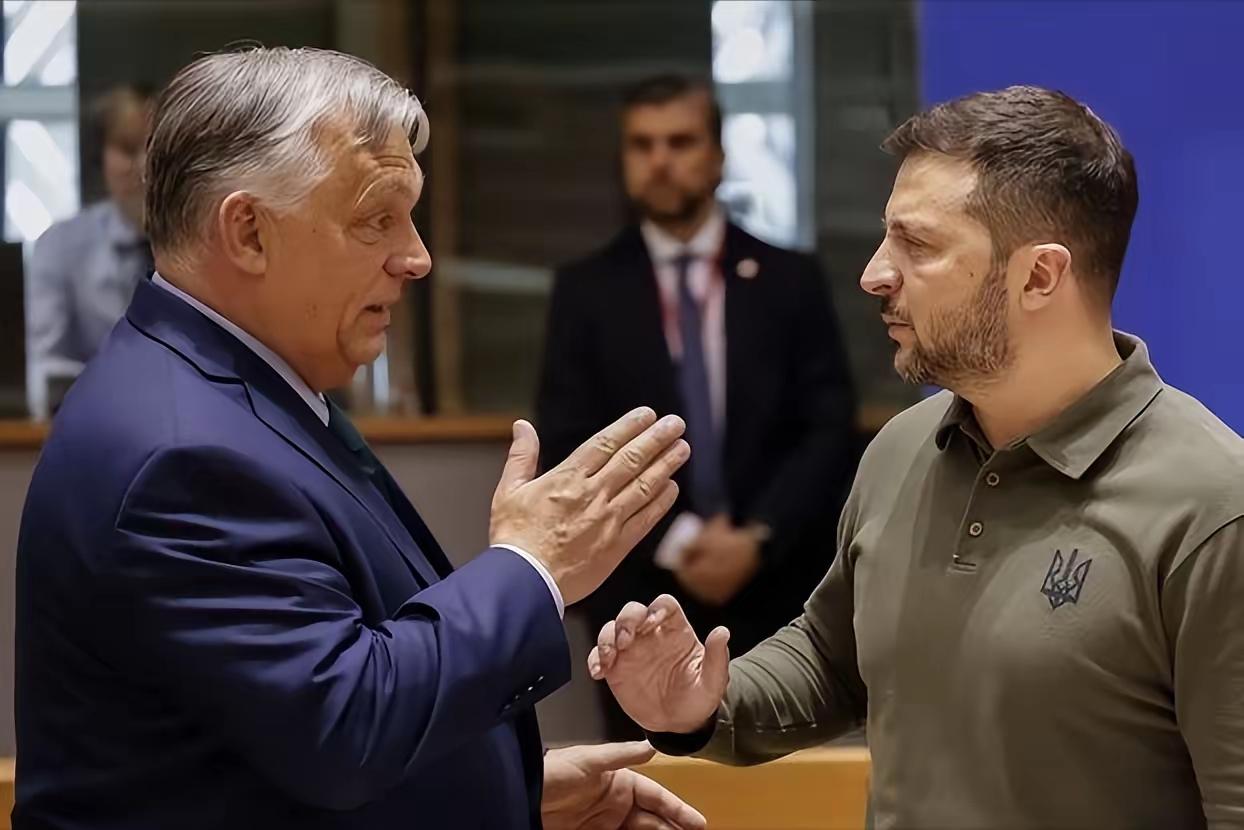 一名乌克兰情报官员逃到了匈牙利，爆出内幕：从2025年11月开始，泽林斯基每周给