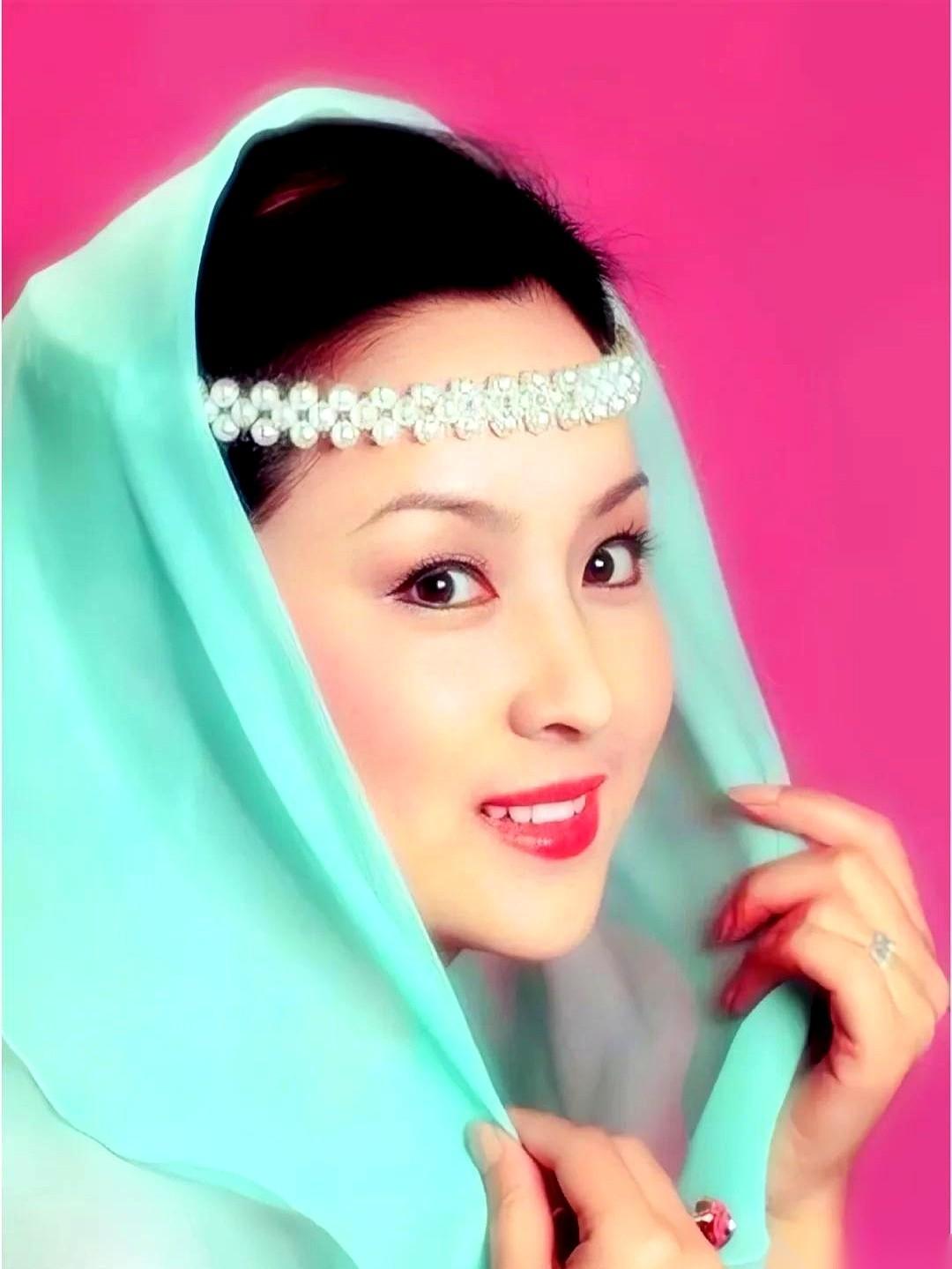 林青霞美吧？几代人眼里的绝色。但要问林青霞的偶像是谁，这答案能压住整个七十年代的