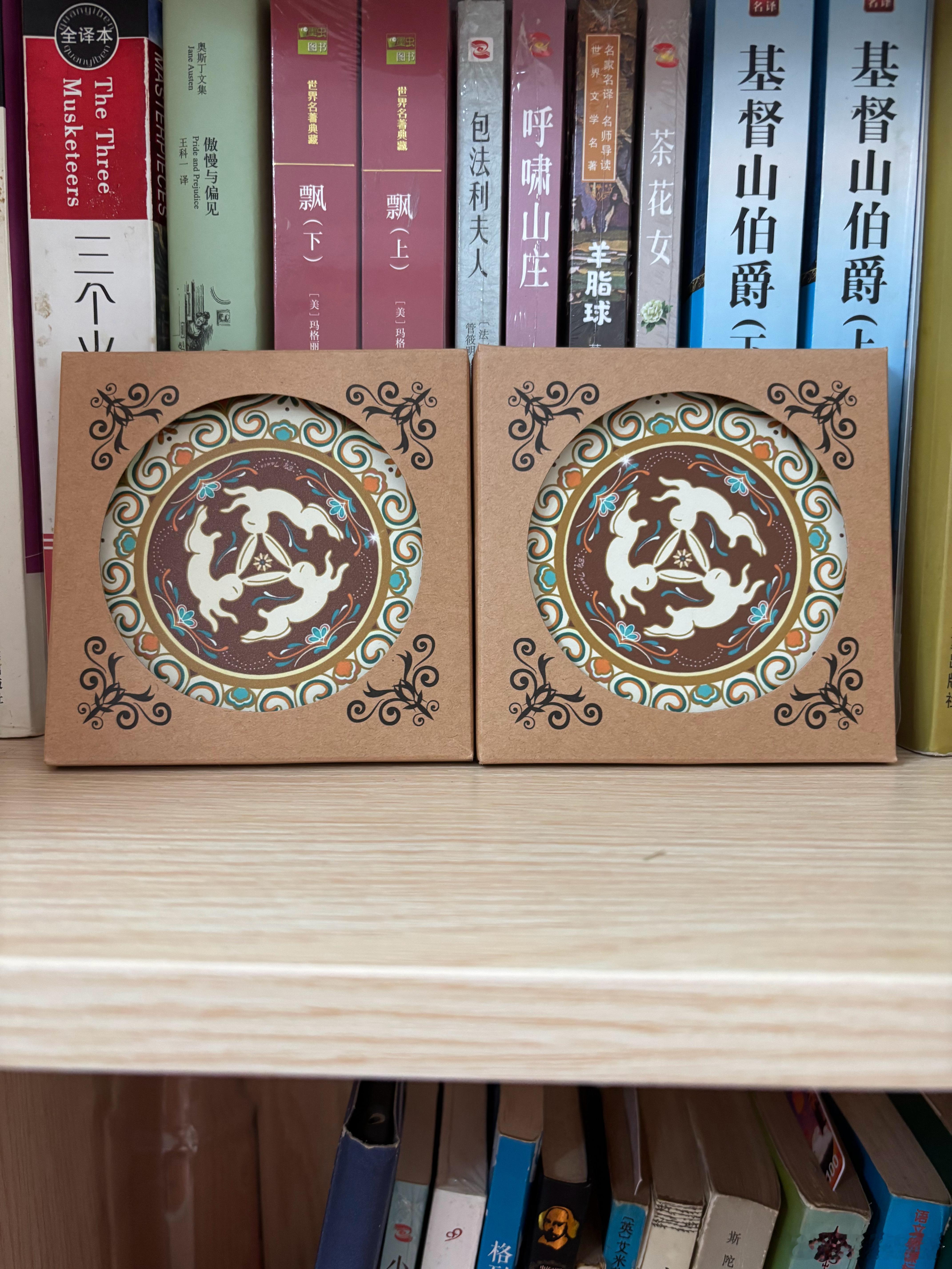 我是个简单的人，不爱买东西，也从不戴首饰，家里总是收拾得干净利落，没一样多余的东