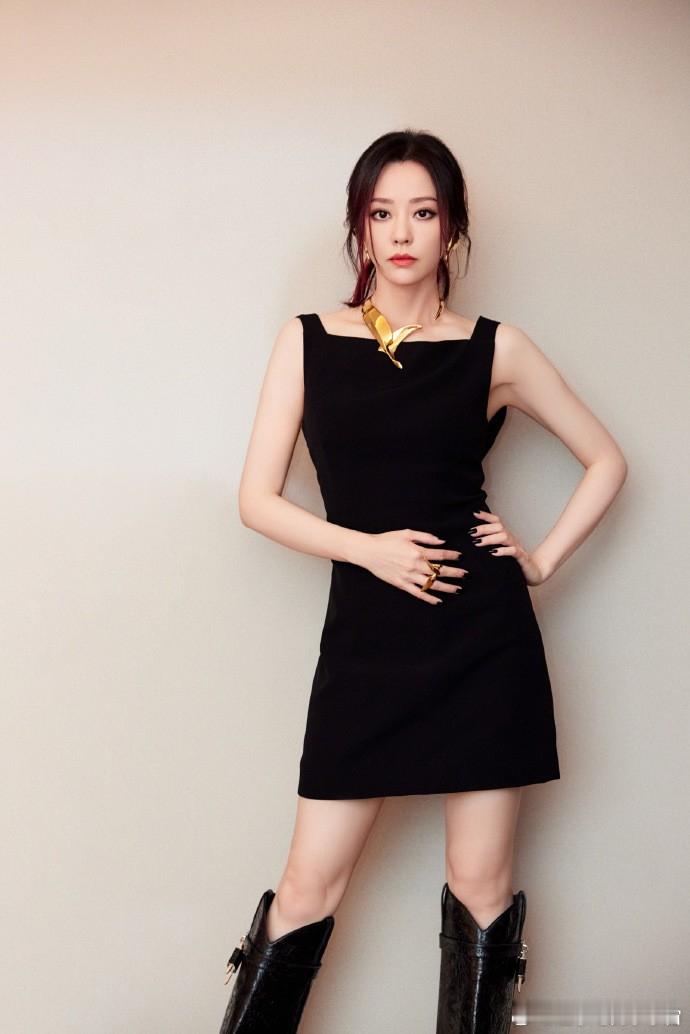 李荣浩单依纯版权纠纷才刚刚结束，42岁的张靓颖刚从美国发文声讨，与前不同的是，她