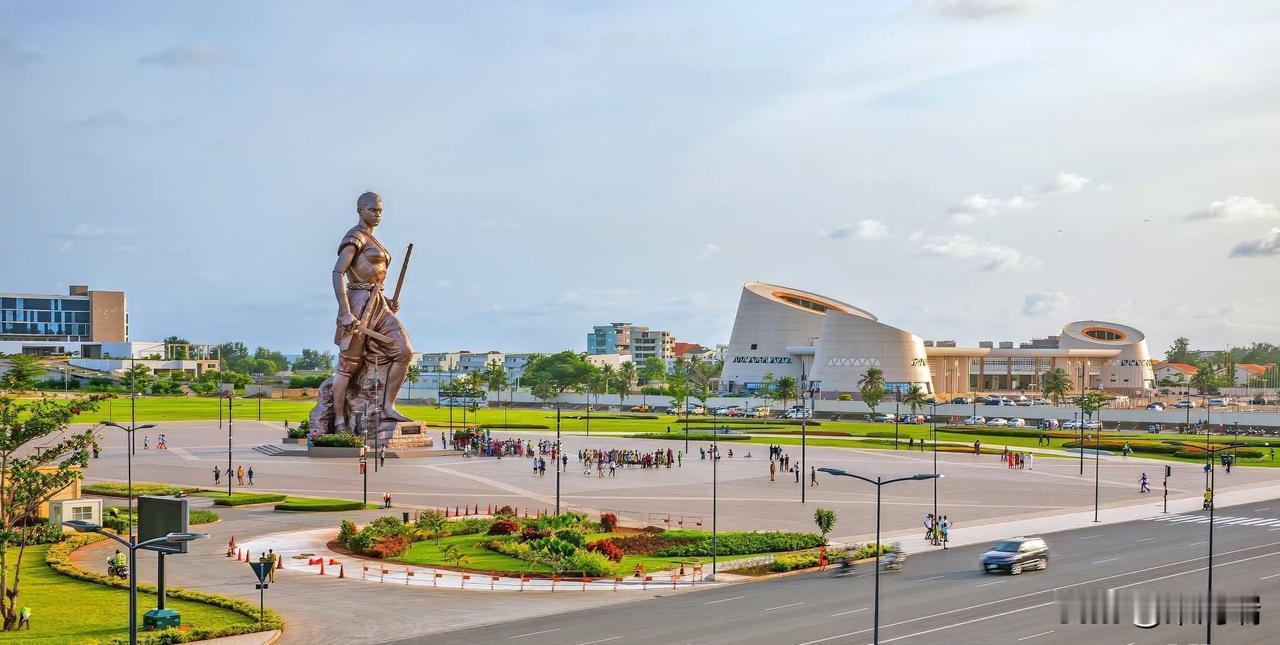 科托努（Cotonou）是贝宁最大的城市、主要港口和事实上的政府所在地，被称为“