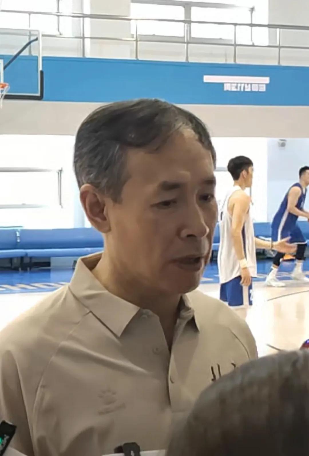 北京全运男篮正在磨练阵容，方超巨，张才仁，翟晓川，王少杰，范子铭组成主力阵容