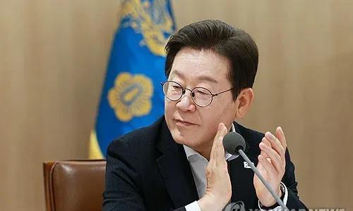 【明日（韩国8.15光复节）韩国80名国民代表将向李在明颁发任命书】韩国第21届