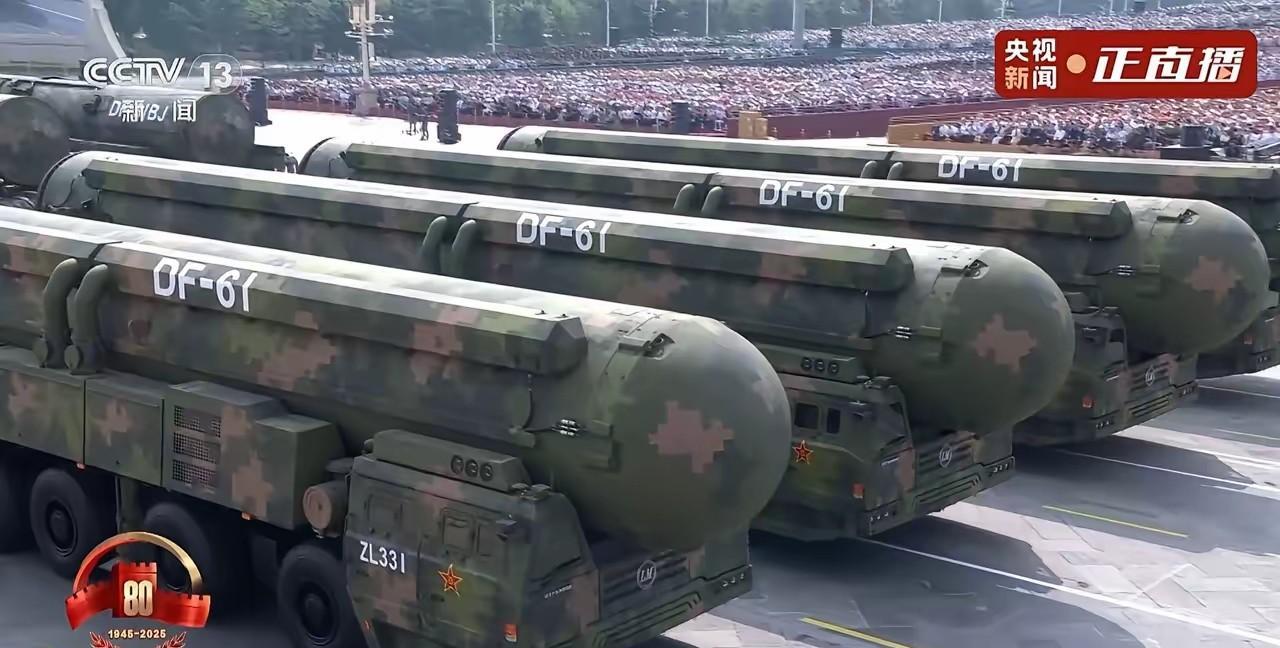 中美在斗地主，场面非常精彩：美国：我出民兵导弹中国：我出东风-31AG导弹