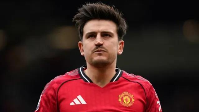 现周薪20万镑! iNews: 马奎尔愿8万周薪续约, 曼联还在考虑