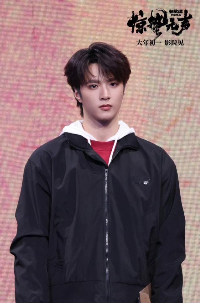 刘耀文在惊蛰无声里负责刷脸！很多网友都在讨论刘耀文在《惊蛰无声》里有啥作用，他