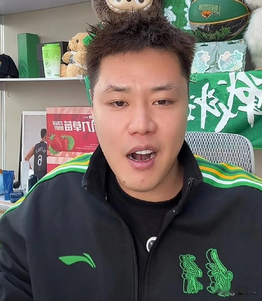 贺天举谈高诗岩：“我有一次跟一些朋友去吃饭。”“朋友说，在包厢外面看到一