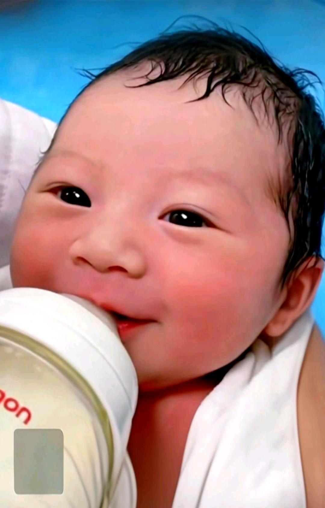 汪小菲当着全网怼张兰管不住嘴，你真以为他是白眼狼？前阵子张兰去台北看刚生的