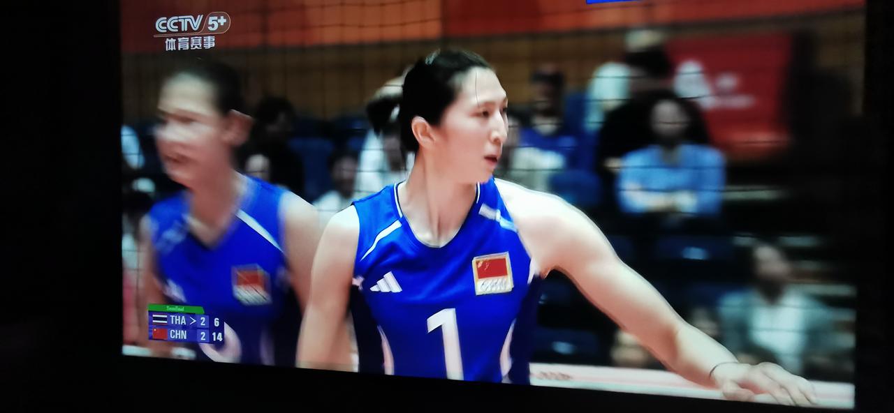 女排，复仇成功，晋级决赛！3：2决胜局15：6完胜泰国🇹🇭，凭借吴梦洁的大