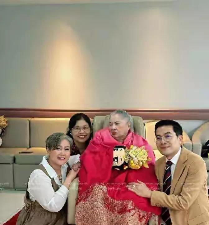 人寿命太长，也不是好事。看看泰国颂莎瓦丽王妃的母亲活到90多岁，最后瘫痪在轮椅上