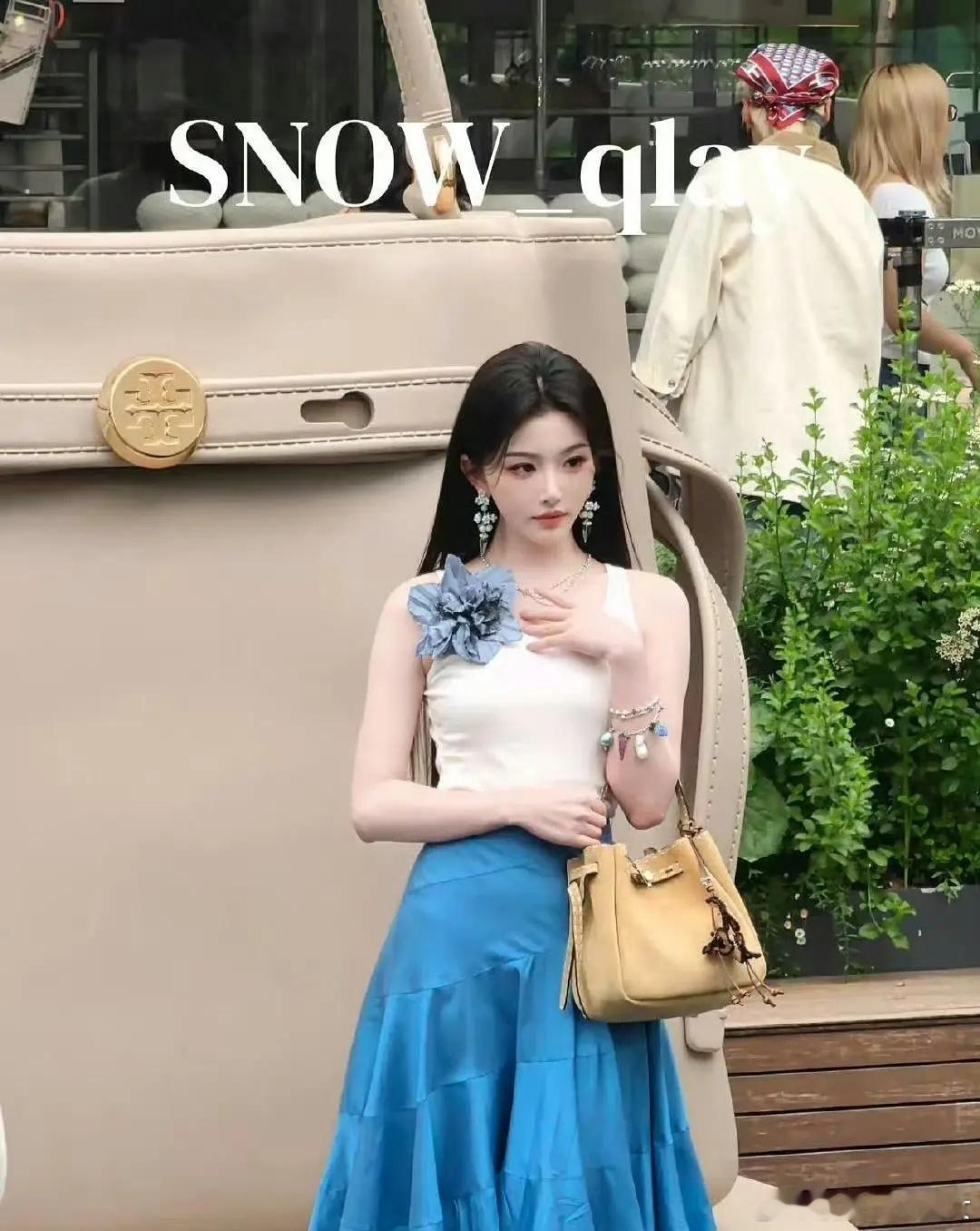 雪儿的脸怎么感觉垮了？