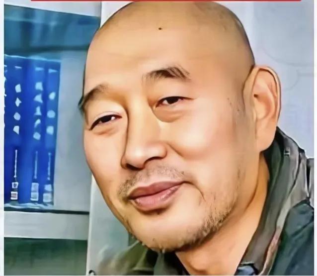 这是辽宁海城大悲寺的主持是妙祥法师和前少林寺方丈释永信，看看外表的衣着打扮就知道
