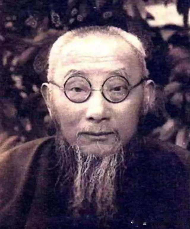 “爹救救我!”一阵撕心裂肺的声音传来,明明听到了,却只能当做没听见。这就是大汉