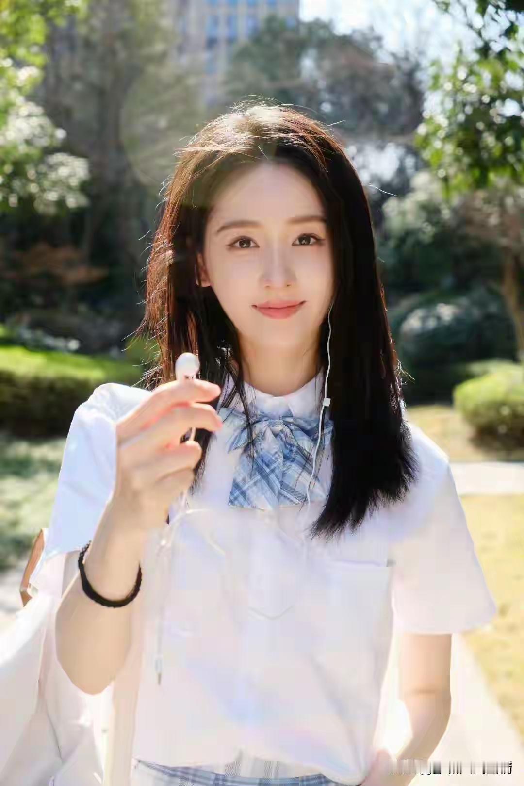2025-10-2014:41湖北西南交大一校花清纯可爱，娇俏灵动和极富感染