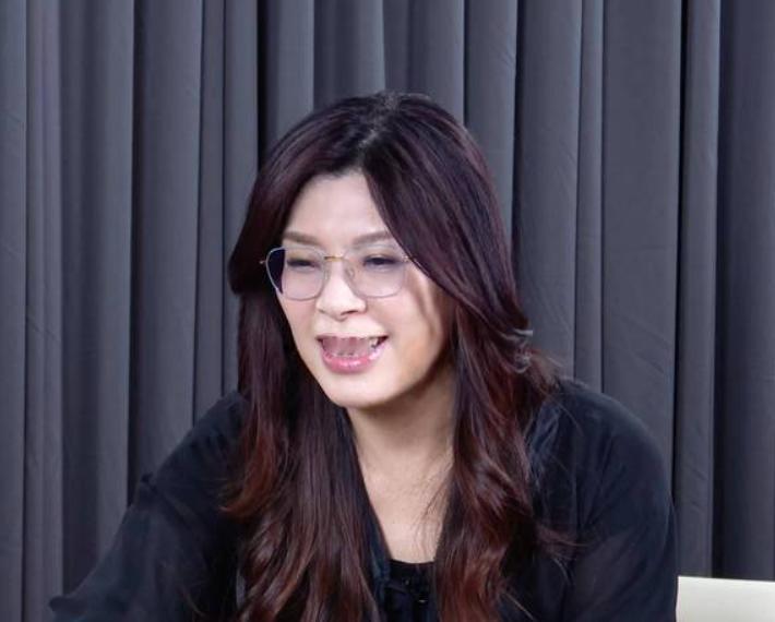 郑丽文vs朱立伦！国民党从死气沉沉到热度爆棚！郑丽文与众不同。同样是当