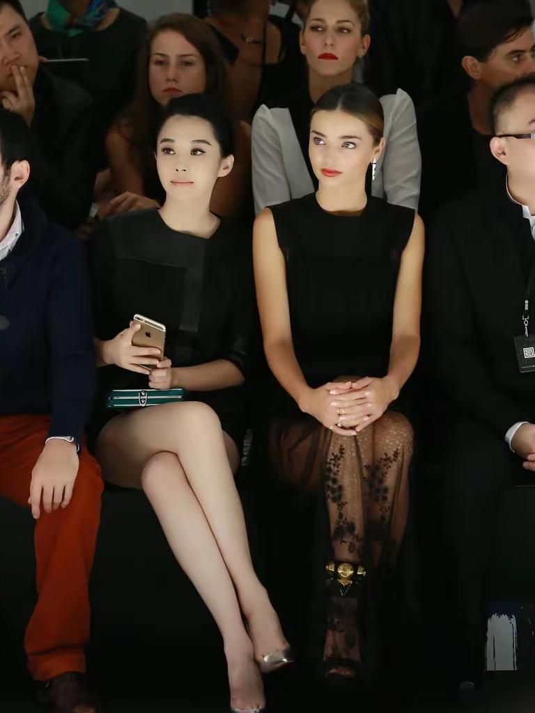 真是觉得许晴这颜值，这身材，这气质，太TM绝绝子了！这两条腿，我见了都喜欢！