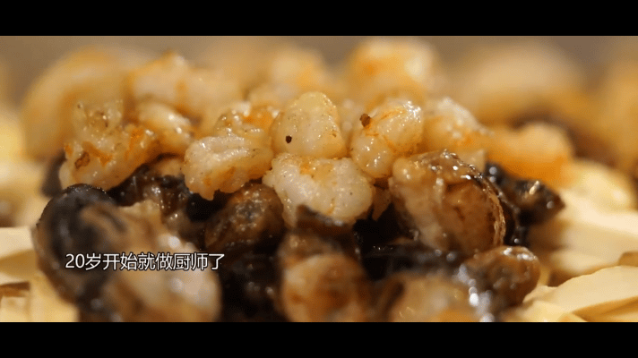 爸爸为女儿做早餐14年不重样一饭封神14年朝夕陪伴，4000多份早餐不重样，这
