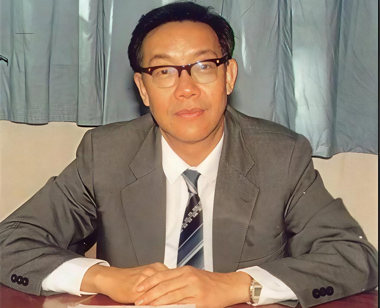 从石化公司负责人调任南京市委书记、市长，后任江苏省副省长，前往美洲工作；江苏江宁