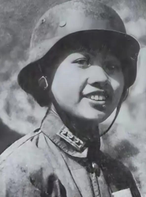 1942年，廖耀湘听说远征军有一个女兵活着走出野人山，他大感惊奇，连忙接见她，