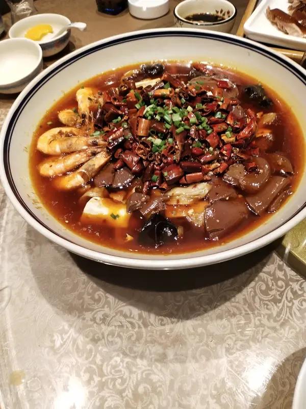 夫妻二人都是教师，我怎么感觉自己家远远没有达到中产的水平呢？我和妻子都是中学副