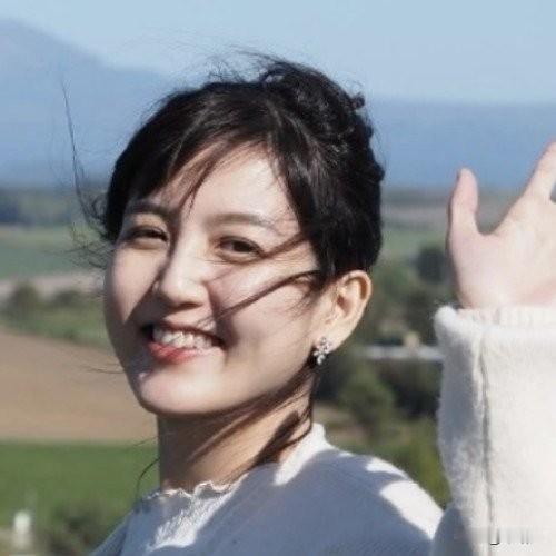 34岁才女歌手黄小玫走了！抗癌时还在改歌，这病太狠了台湾创作歌手黄小玫没了