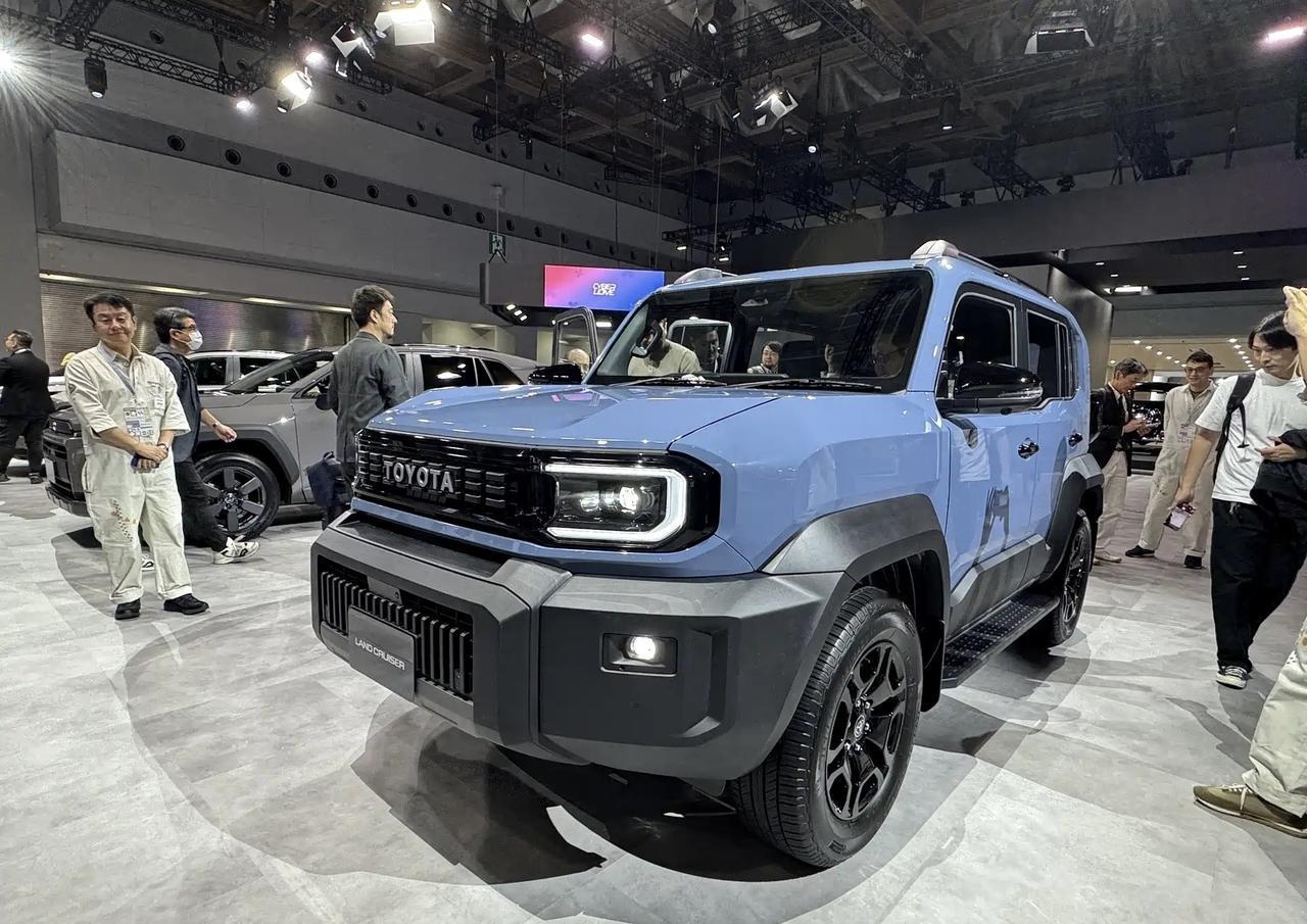 丰田兰德酷路泽FJ正式发布，这可是“FJ”系列停产9年后的回归。它形似“青春版普