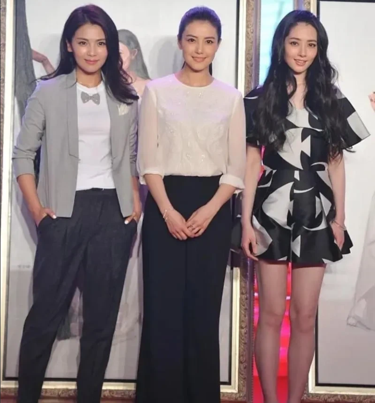 三位女明星，论颜值，论气质，怎么排？