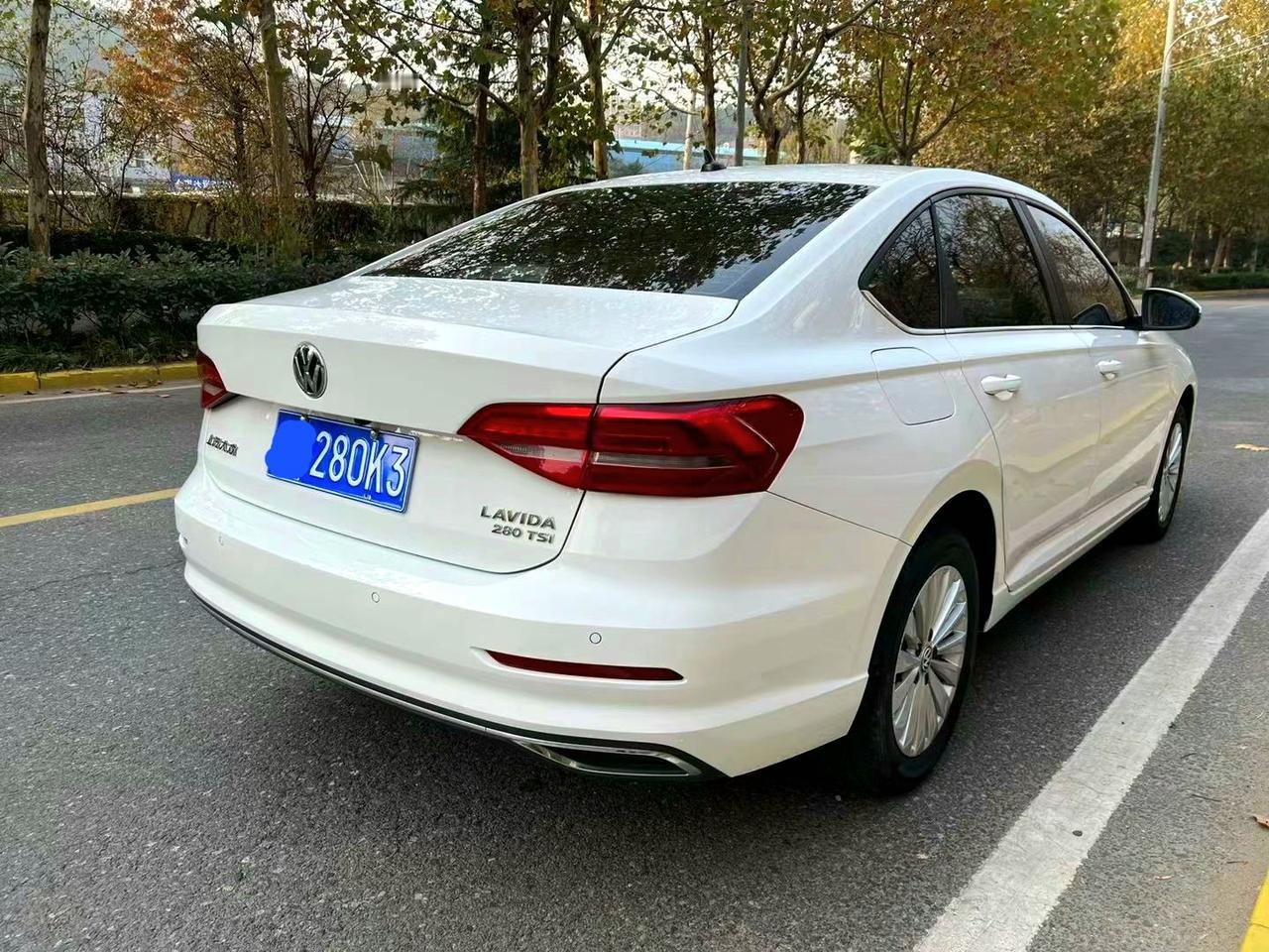 如果你是一个新手，那我就建议买好修的车。新手一定会碰车。而且撞车的概率也比较大。