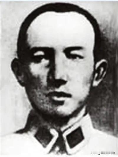 今天是红七军团军团长寻淮洲诞辰114周年。1912年8月29日，他生于湖南浏阳，