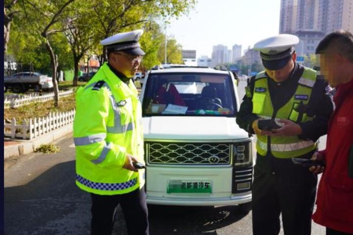 老年代步车和低速电动汽车有何不同？交警:只2个共同点不少老年人和家属分不清