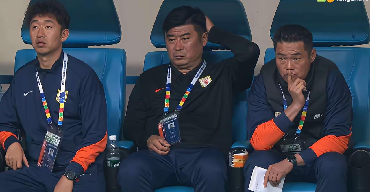 潘伟力：山东泰山韩鹏离下课也只有一场球差距！知名足球媒体人潘伟力，发视频分析了