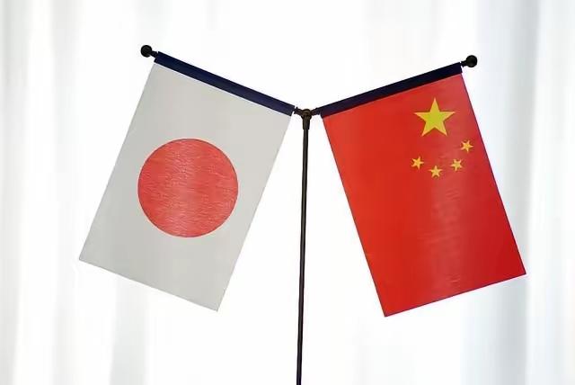 中国崛起引发战略压迫！日本连夜调整国策，27项世界第一改写全球棋局