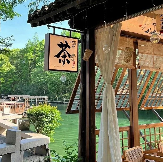 这段话太认同了：“后来渐渐发现，越是高冷的人越好相处，因为他们的品味高圈子干净