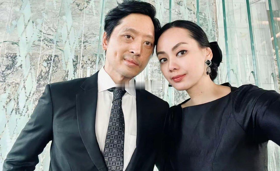泰国最帅的王子，他老婆好美好有气质。