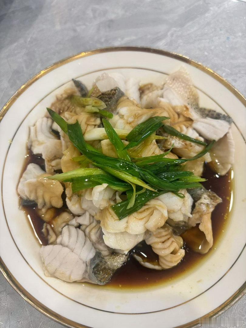 厨艺渐长小朋友都爱吃的糖醋排骨一鱼两吃：葱油鱼片、鱼骨丝瓜豆腐汤好好吃饭​​​