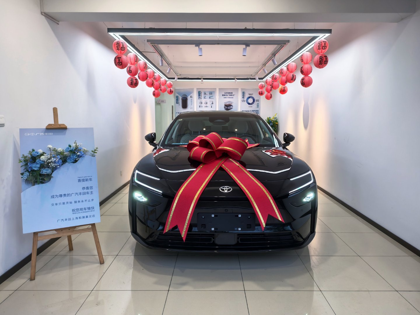 铂智7首批车主开启交付回上海匆匆就干一件大事，把广汽丰田铂智7提回家这台车主要